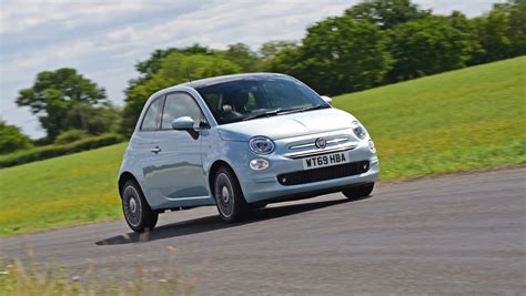 Fiat 500 Hybrid - Practicality, comfort and boot space 2024 | Auto Express