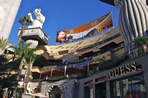 What to See on a Tour of Hollywood Boulevard