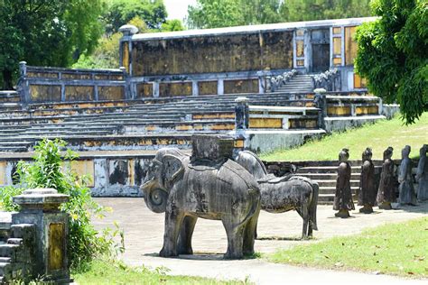 Travel Guide to Tomb Of Gia Long (Thien Tho Lang) in Hue - SESOMR