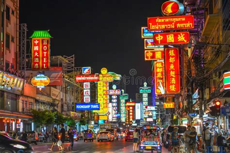 Chinatown in Bangkok - Thailand Editorial Photo - Image of food ...