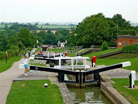 Foxton Locks in Leicestershire © Roger Kidd cc-by-sa/2.0 :: Geograph Britain and Ireland