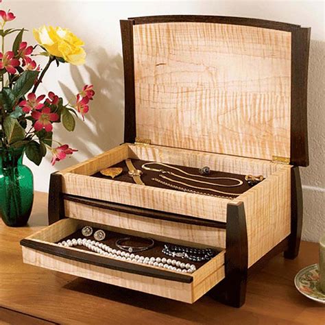 A Gem of a Jewelry Box Woodworking Plan from WOOD Magazine