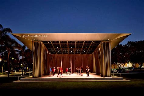 SOM Designs Flexible Outdoor Theater and Academic Building for Loyola ...