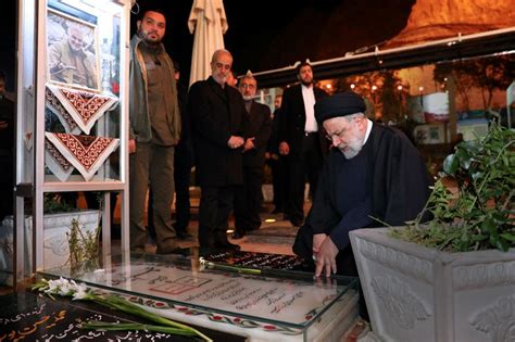 Iran arrests suspects over bomb blasts, mourners demand revenge - state TV