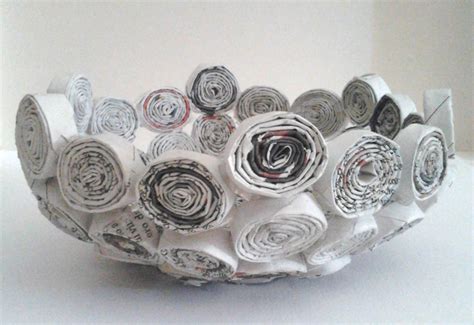 Creative idea to recycle your newspaper and transform it into a bowl. #decoration #home #DIY ...