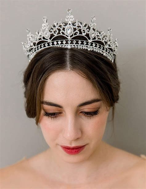 30 Beautiful Wedding Tiaras You Can Get From Amazon Today!