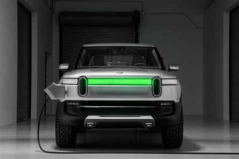 Rivian R1T Electric Pickup Truck Unveiled as the Monster Ford and Chevy ...