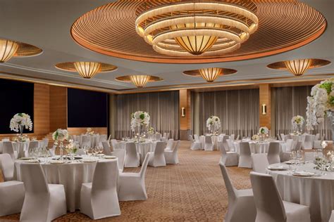 Outdoor Wedding Venues in Singapore | The Ritz-Carlton, Millenia Singapore