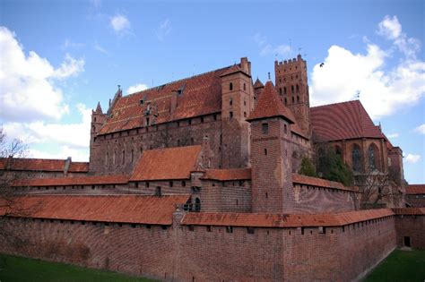 Malbork Castle Tourist Information, Facts & Location