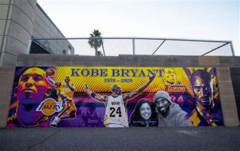 PHOTO In Memory Of Kobe Bryant Mural In Los Angeles