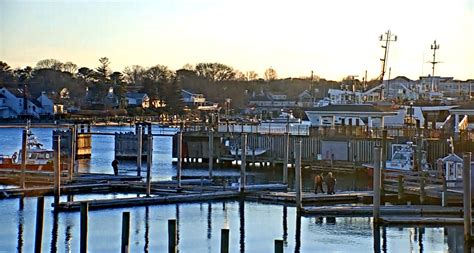 Mariner safe after running into distress in Hyannis - CapeCod.com