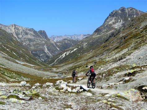 Hiking in St Moritz: 3 of the best hiking trails in Engadin Switzerland