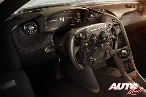 McLaren-P1-GTR_interior_01