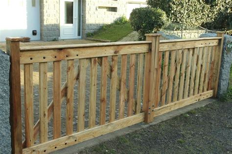 16 DIY Driveway Gates Ideas That Are Easy to Install