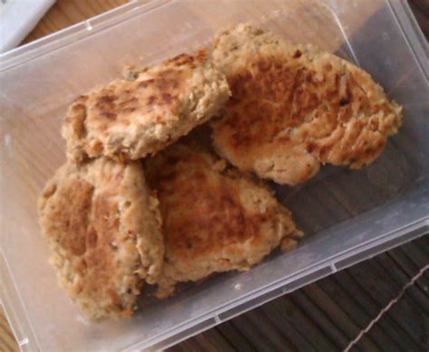 Ripped Recipes - Spicey Salmon Fish Cakes