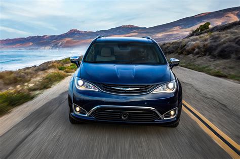 2017 Chrysler Pacifica Hybrid First Drive | Automobile Magazine