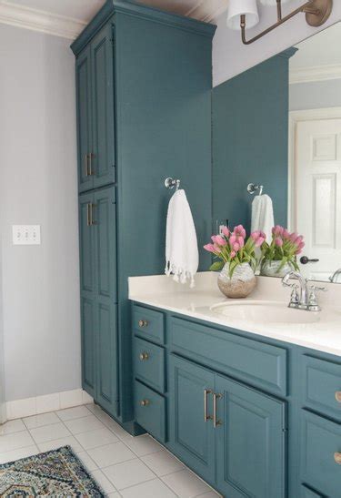 Bathroom Vanity Cabinet Color Trends for 2020 | Hunker