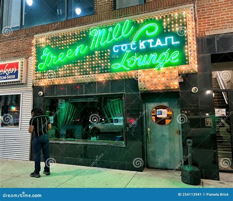 Green Mill Jazz Club and Cocktail Lounge, Chicago, Illinois, USA Editorial Photo - Image of slam ...