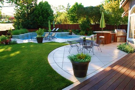 Pool - BBQ- Deck - Liedstrand Landscaping