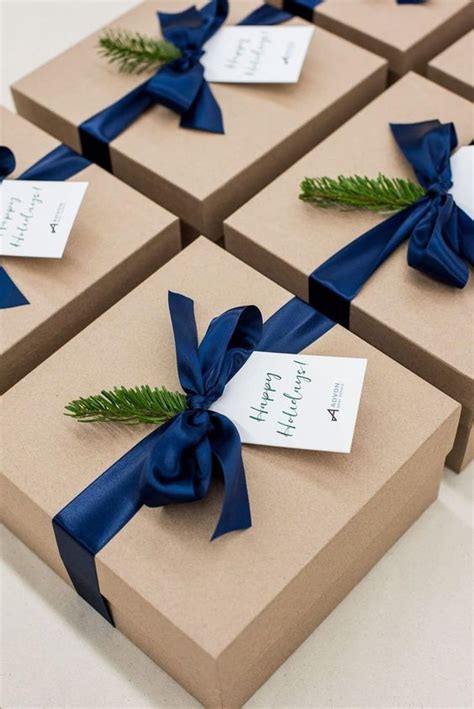 10 Craft Wrapping Paper Ideas For the Holidays | M Loves M