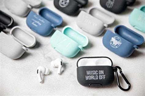 Handmade Personalized AirPods Pro Case with Carabiner | Gadgetsin