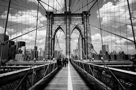Brooklyn Bridge In Black And White Zoom Backgrounds - vrogue.co