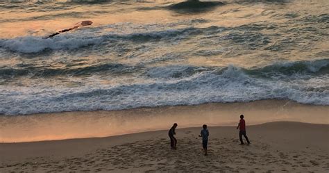 Gaza, kids, beach, kite, sunset - Just World Educational