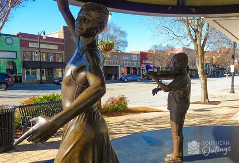 Take a stroll in Gadsden’s enduring historic downtown - southernoutings.com