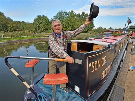 Crowds barge in for Brownhills Canal Festival | Express & Star