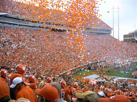 The Most exciting 25 seconds in College football | Balloon r… | Flickr