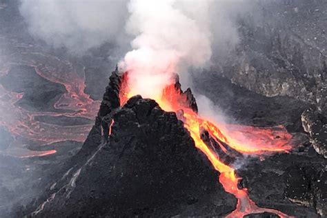 Nyiragongo - L'éruption du volcan Nyiragongo en République démocratique ...