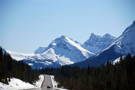 08 Crowfoot Glacier, Mount Jimmy Simpson From Icefields Parkway