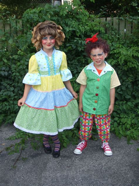 Make Wizard Oz Munchkins Costumes | munchkins two munchkin actors from ...