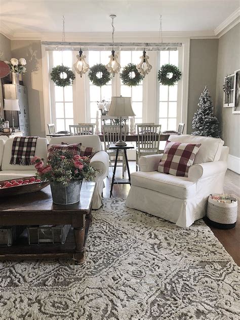 wreaths | Farm house living room, Rustic farmhouse living room, Home living room