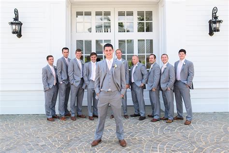 How To Photograph The Groomsmen Portraits: Groomsmen Poses