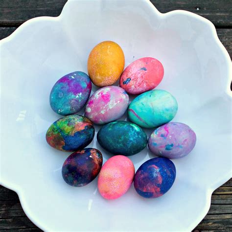 The Best Way to Color Eggs with Whipped Cream for Beautiful Results