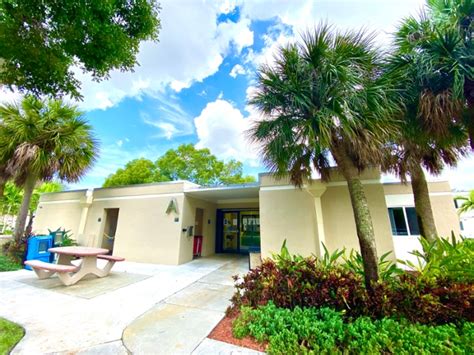 University Apartments | FIU Housing and Residential Experience