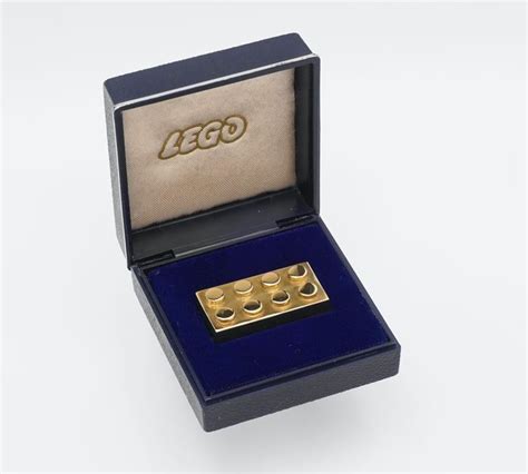 Real 14k gold LEGO brick goes up for auction