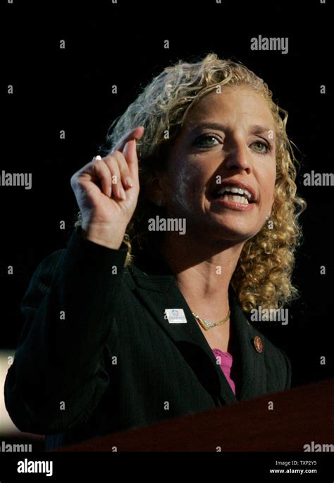 Debbie wasserman schultz dnc hi-res stock photography and images - Alamy