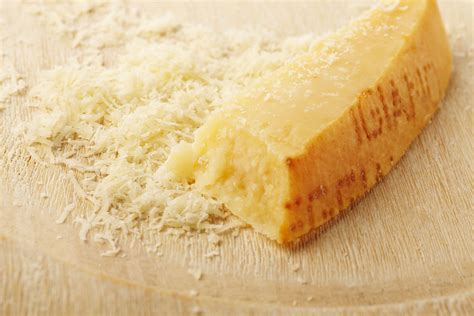 The Difference Between Parmesan and Parmigiano-Reggiano