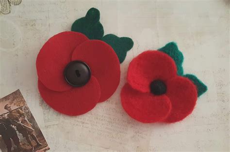 Make Your Own Felt Poppy for Remembrance Day – lore-green