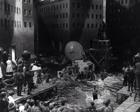 ATOMIC CHRONOSCAPH — Metropolis - Behind the Scenes (1925-1926)