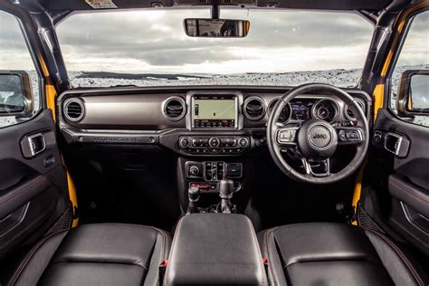 Jeep Wrangler 2024 Interior - Luci Simona