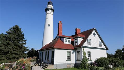 8 Lake Michigan lighthouses to visit in Wisconsin