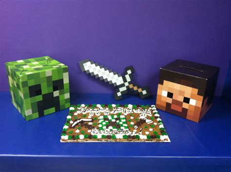 Minecraft cookie cake | Minecraft cookies, Kids birthday party places ...