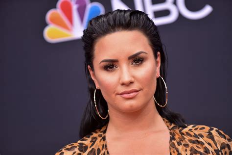 Demi Lovato Speaks Out As She Officially Adopts She/Her Pronouns Again