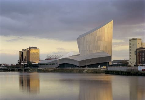 Imperial War Museum North - Libeskind