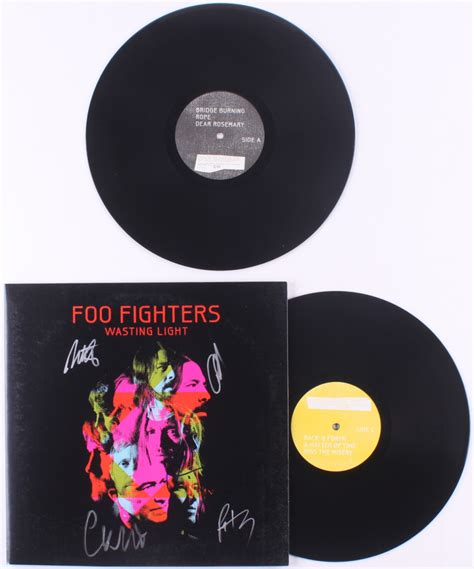 Foo Fighters "Wasting Light" Vinyl Record Album Signed By (5) With Dave Grohl, Taylor Hawkins ...