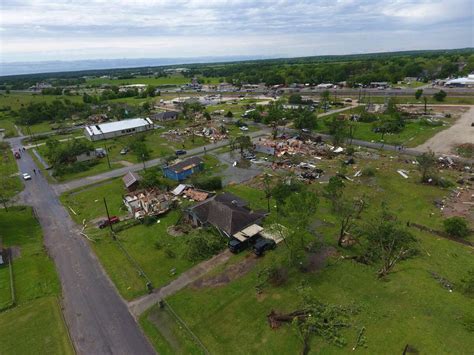 Thunderstorms hit Houston and surrounding area, bring hail and strong winds; tornado hits Franklin