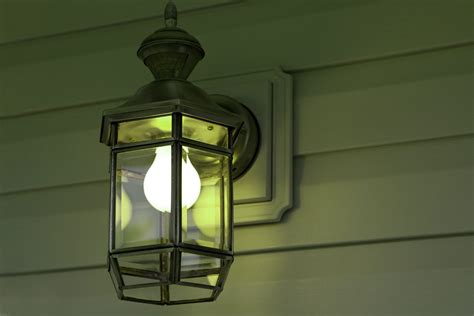 What Does a Green Porch Light Mean? | Taste of Home